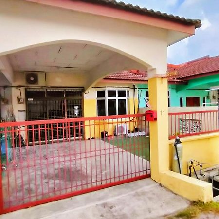 Homestay Melewar パリ・ラジャ エクステリア 写真